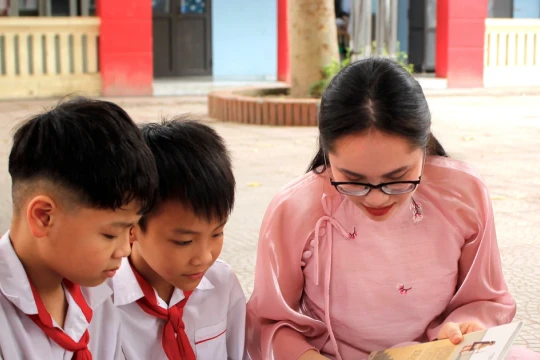 Khơi nguồn tri thức qua những trang sách