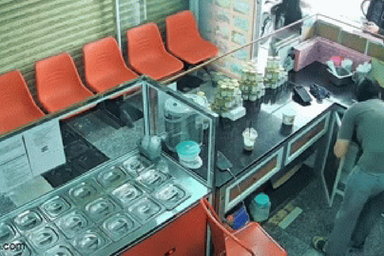 Khách mua bát cháo 20.000 đồng chuyển nhầm thành 20 triệu đồng: Chủ quán lên tiếng