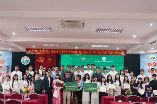 Trao cơ hội học tập và nghiên cứu khoa học cho sinh viên