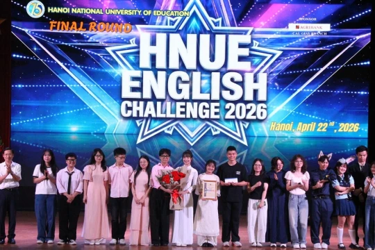 Sinh viên Trường ĐH Sư phạm Hà Nội tranh tài bằng tiếng Anh