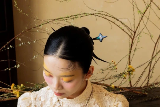 Độc đáo cách thế hệ trẻ tiếp nối văn hóa làng nghề