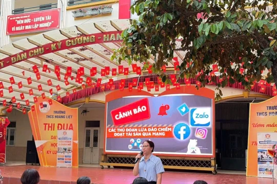 Nhà trường và gia đình cùng tạo 'lá chắn' ngăn chặn khói thuốc lá