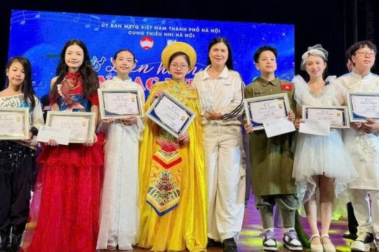 Từ cô bé nói ngọng đến quán quân giọng hát hay Hà Nội