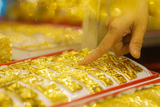 Giá vàng ngày 23/4: Tiếp tục giảm mạnh