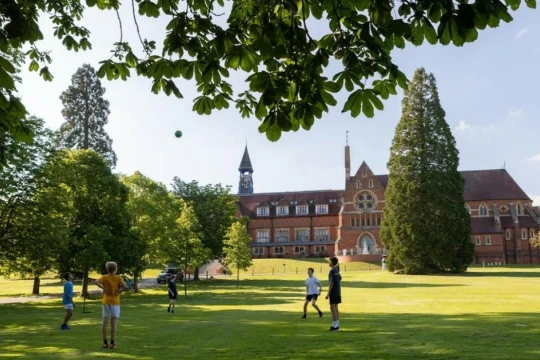 Sunshine Group và Cranleigh School ký kết hợp tác chiến lược, đồng kiến tạo hệ thống giáo dục chuẩn Anh Quốc tại Việt Nam