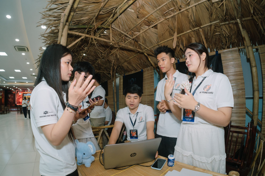 Học sinh phổ thông sẵn sàng ứng thí cuộc thi AI toàn quốc