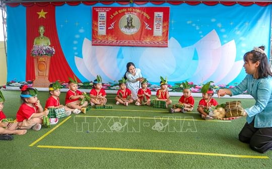 Gieo mầm yêu nước cho thế hệ măng non từ cội nguồn dân tộc