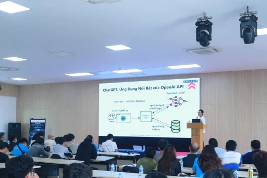 Sinh viên công nghệ thông tin học gì để không bị AI thay thế?