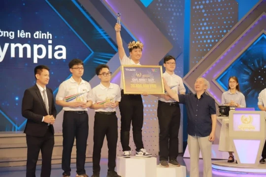 Học sinh Lý Thái Dương đưa cầu truyền hình Olympia về Phú Thọ
