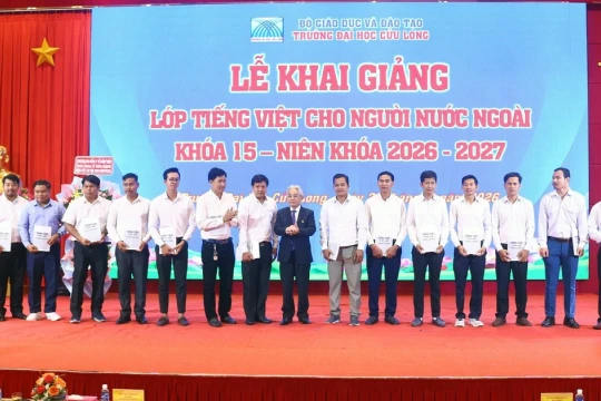 Trường ĐH Cửu Long khai giảng lớp đào tạo Tiếng Việt cho người nước ngoài