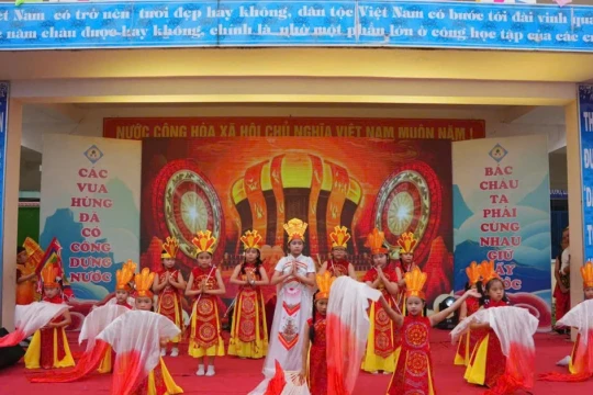 Bồi đắp tự hào nguồn cội từ trải nghiệm học đường