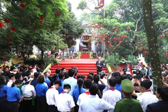 Tổng Bí thư, Chủ tịch nước Tô Lâm gặp gỡ Nhân dân tại Đền Hùng