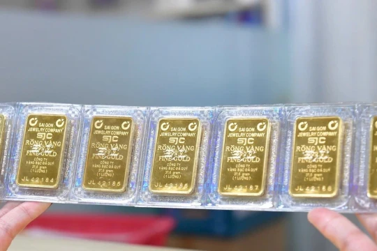 Giá vàng ngày 27/4: Chênh lệch mua vào - bán ra ở mức cao