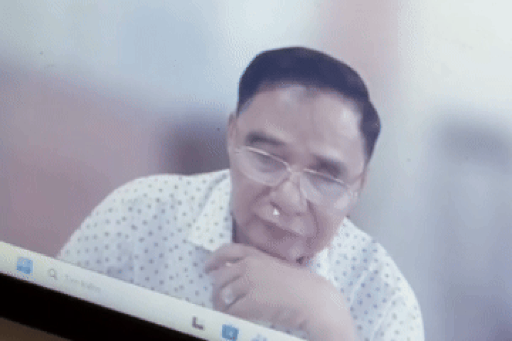 Thầy giáo bật khóc tại buổi dạy cuối cùng vì hành động đặc biệt của cả lớp