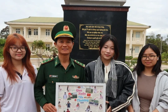 Về nguồn nơi biên cương, thấu hiểu giá trị bình yên