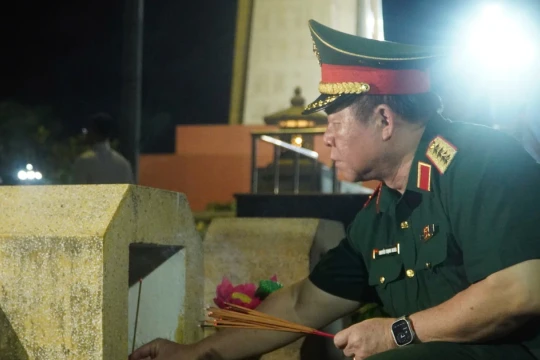 Đại tướng Nguyễn Trọng Nghĩa tri ân anh hùng liệt sĩ dịp 30/4 tại Gia Lai