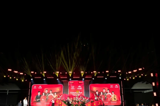 Đêm nhạc 'Thanh âm tự hào' lan toả tình yêu Tổ quốc