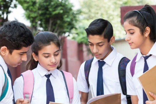 Ấn Độ: Phụ huynh 'chuộng' bằng quốc tế