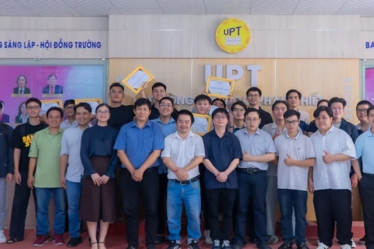 Hơn 50 học viên tham gia lớp học thuật toán lượng tử tại Phan Thiết
