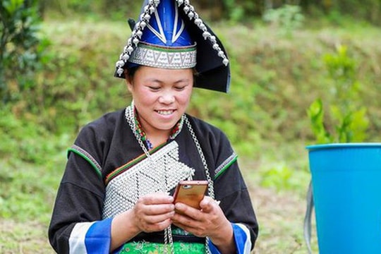 Từ 30/4, Chính phủ hỗ trợ 400.000 smartphone cho hộ nghèo, hộ cận nghèo