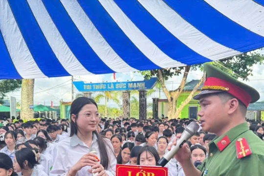 Nhà trường phối hợp cùng Công an để phòng chống thuốc lá điện tử