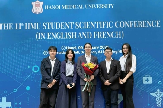 Nhóm sinh viên Y Hà Nội công bố quốc tế về ung thư dạ dày