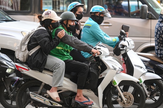 Hà Nội dự kiến siết xe ôm chạy xăng