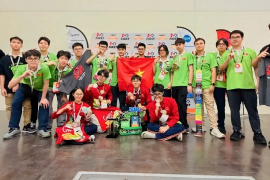 Học sinh trường Ams đạt thành tích xuất sắc tại giải robotics Vô địch thế giới
