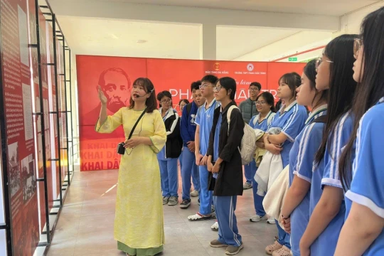 Đưa bảo tàng đến trường học: Chạm vào quá khứ, nuôi dưỡng tự hào