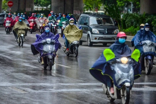 Dự báo thời tiết ngày 4/5: Bắc Bộ mưa lớn, Nam Bộ ngày nắng