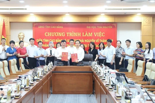 Mở rộng cơ hội học tập, thúc đẩy phát triển vùng biên