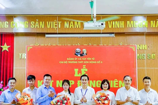 Chú trọng phát triển đảng, tạo nguồn cán bộ trẻ từ trường học