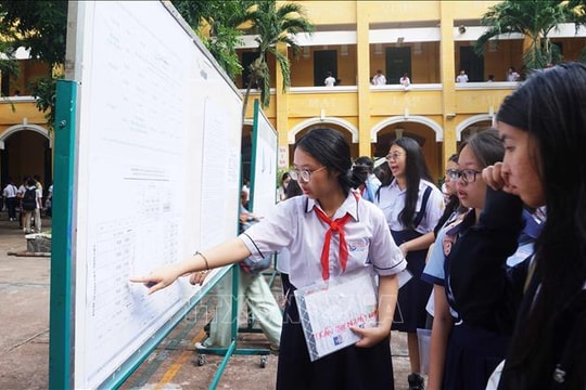 Giảm áp lực thi cử, mở rộng trường lớp: Hướng tới mục tiêu phổ cập Trung học Phổ thông
