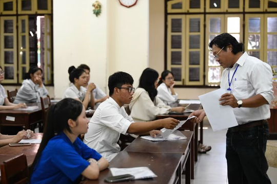 Ngoại ngữ 'áp đảo' kỳ thi tốt nghiệp THPT 2026, hàng trăm nghìn thí sinh đổ dồn