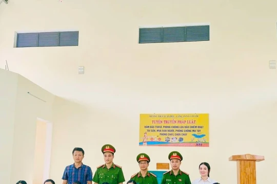 Thầy cô nêu gương, trường học không khói thuốc