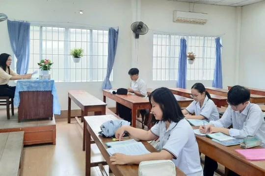 Định danh lại giáo viên giáo dục thường xuyên: Ổn định đội ngũ, tạo động lực