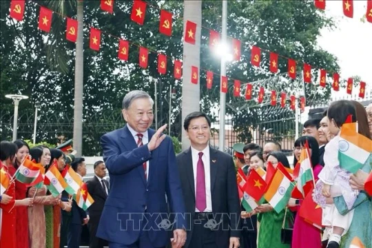Tổng Bí thư, Chủ tịch nước Tô Lâm gặp gỡ cộng đồng người Việt Nam tại Ấn Độ