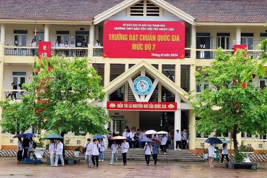 Cô giáo miền núi ‘mách nước’ bí quyết đạt điểm cao môn Văn, Lịch sử