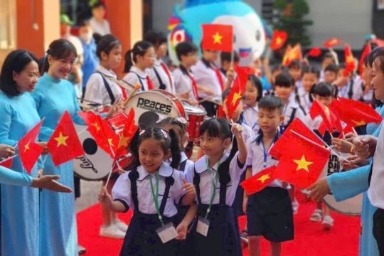 Học sinh thường trú, tạm trú ở TPHCM được phân tuyến cùng lúc