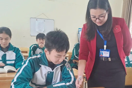 Dạy học tiếng Anh ở vùng khó: Biến áp lực thành động lực