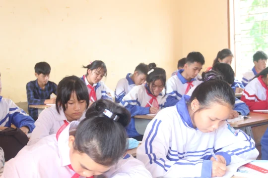 Xây dựng trường học không khói thuốc: 'Vùng xanh' an toàn cho thầy và trò