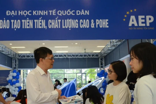 Đa dạng hóa phương thức tư vấn tuyển sinh nhằm hỗ trợ thí sinh chọn đúng ngành