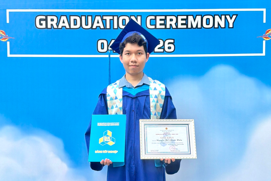 Tốt nghiệp sớm loại xuất sắc, nam sinh mang nghiên cứu y tế số ra quốc tế