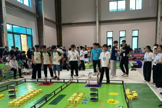 Học sinh Tuyên Quang giành 2 giải Nhì tại Robocon ORC khu vực miền Bắc