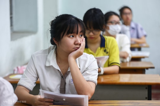 Học trò 'cắn bút', ngán ngẩm vì Toán thực tế