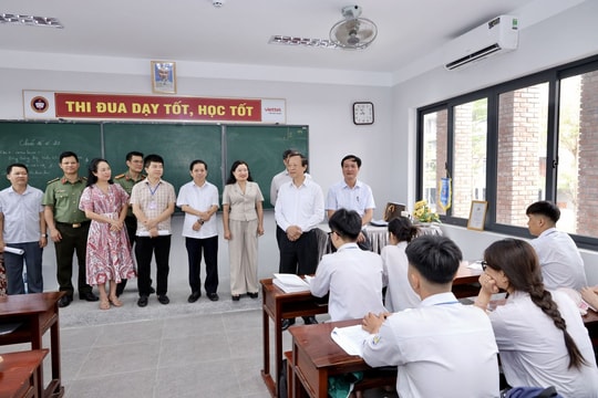 Tốt nghiệp THPT 2026: Nghiên cứu rà quét thiết bị công nghệ trước khi vào phòng thi