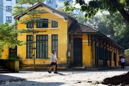 Trường chuyên chuẩn quốc tế - đào tạo nhân tài hay 'lò luyện' du học?