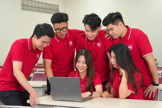 HSB là trường công lập đầu tiên của Việt Nam đạt QS Stars 5 Stars