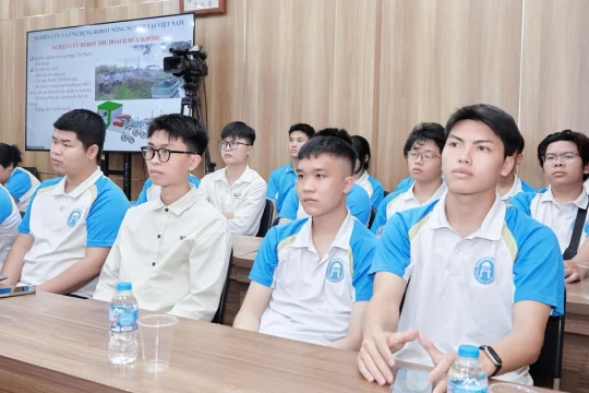 Bàn giải pháp công nghệ cho giáo dục số và tự động hóa