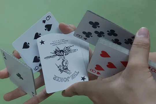 Tản mạn: Chất riêng từ át chủ bài